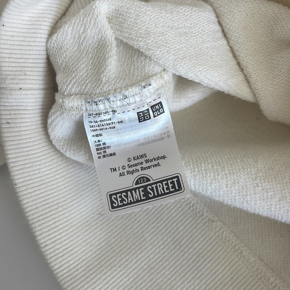 Uniqlo x KAWS crew - Picture 5 of 5